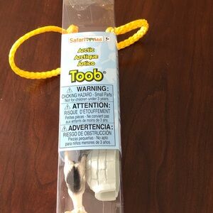 Arctic Toob Playset - White and Black Figures